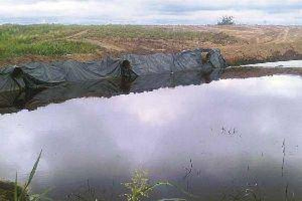 Exigen a ingenios que eliminen piletones de vinaza cercanos a los cursos de agua