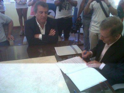 Carlos Paz firm� convenio con Entre R�os para traer turismo