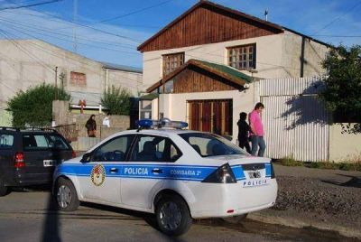 Allanaron tres viviendas y encontraron elementos de la firma BGH quedando involucrados dos empleados de seguridad 