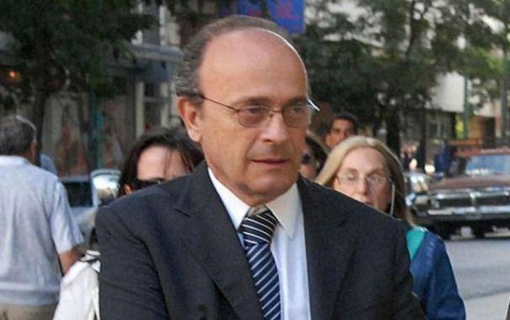 "En el radicalismo hay una gran distancia entre el dirigente y el militante"