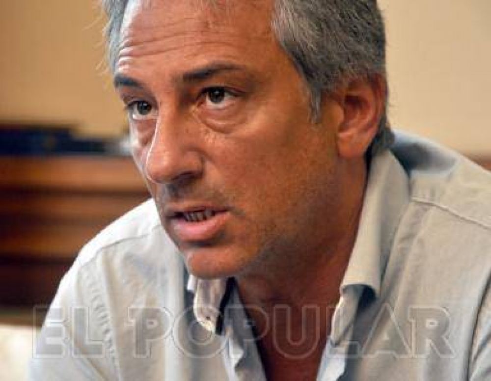 Eseverri cruz� a De Narv�ez defendiendo a Sergio Massa