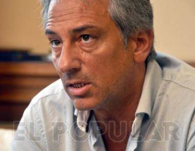 Eseverri cruz� a De Narv�ez defendiendo a Sergio Massa