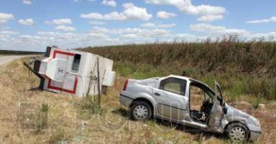 Despiste y vuelco en el enlace con Ruta 3