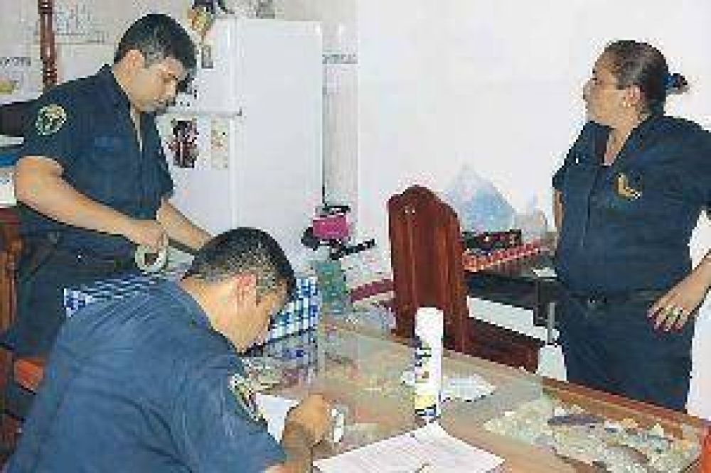 Una falsa abogada ped�a hasta $ 8 mil por viviendas del Ipvu