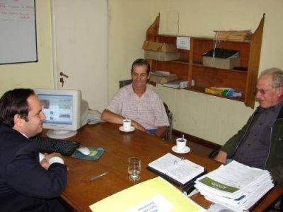 Itoiz se reuni� con representantes de taxis
