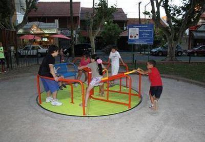 El Municipio instal� nuevos juegos integradores en la Plaza 9 de Julio