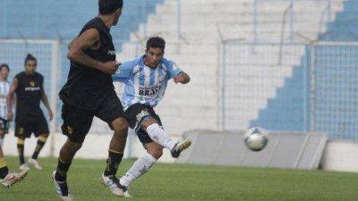 Atl�tico se despidi� de los amistosos a puro gol