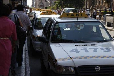 Amaya recibir� a taxistas la semana que viene