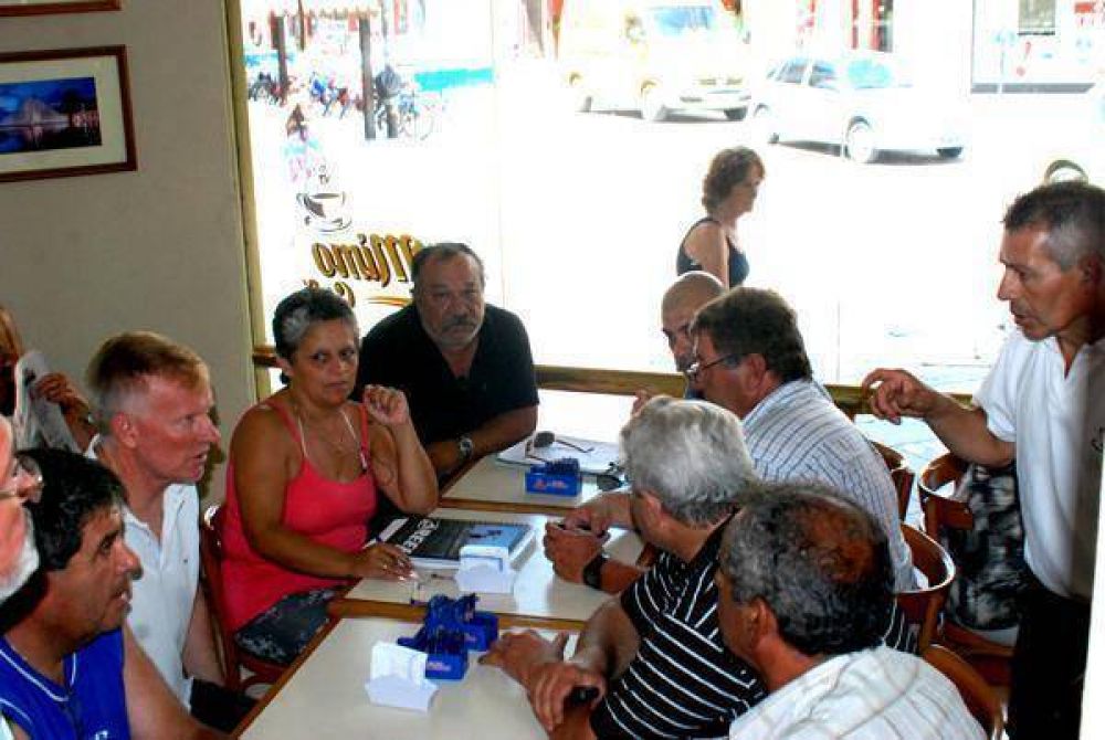 Taxistas presentaron campa�a para recolectar firmas para Scioli por la inseguridad