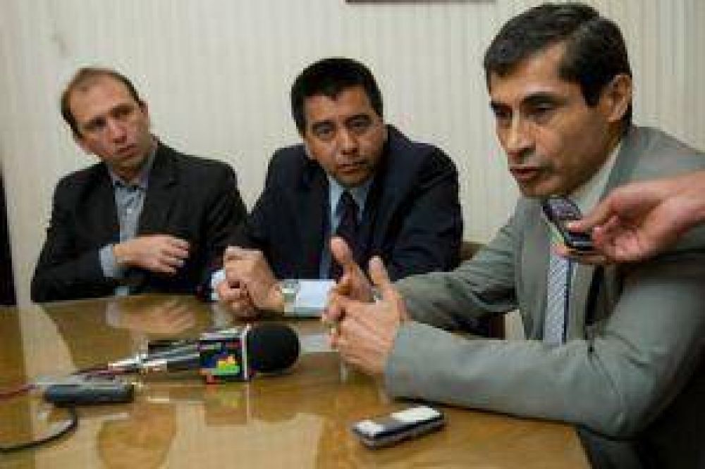 Entre hoy y ma�ana se depositar�n los fondos para que los municipios paguen los 300 pesos