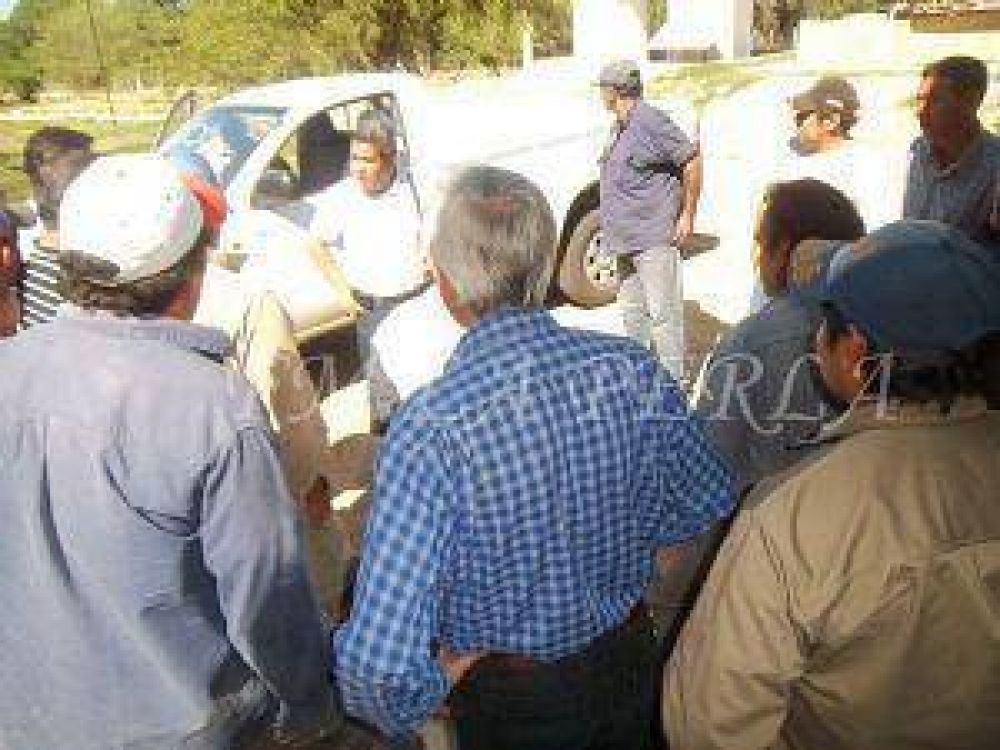 Llevan soluci�n a andalgalenses que reclamaban sus horas extras