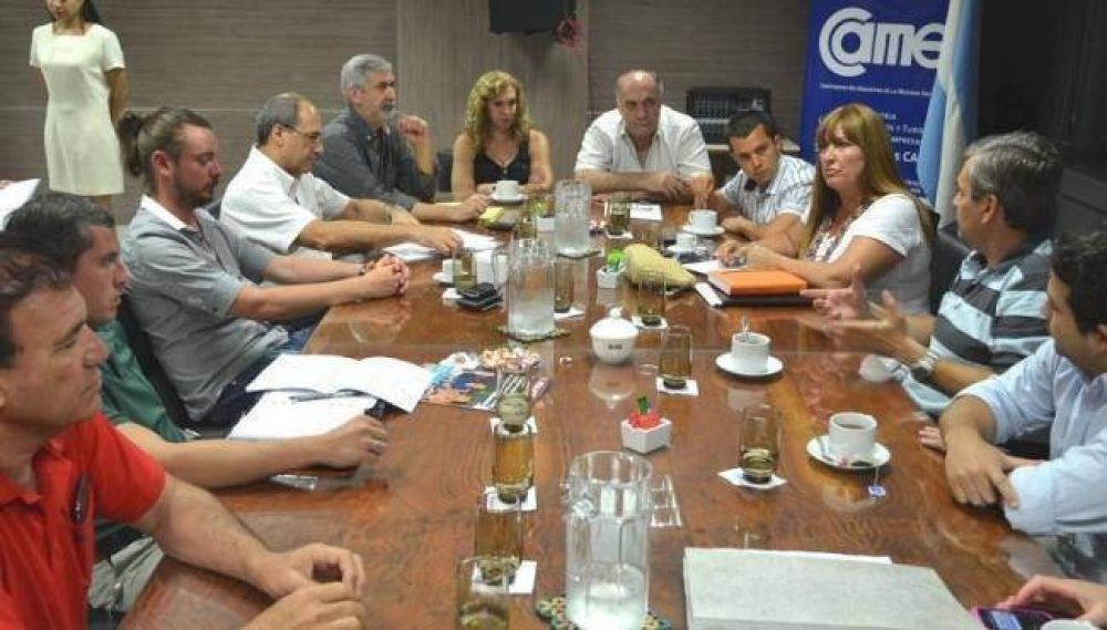Funcionarios municipales y representantes de C�mara de Comercio analizaron las necesidades del sector