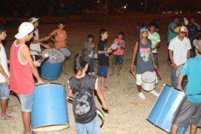 Una treintena de comparsas participaran de los corsos barriales formose�os 2013