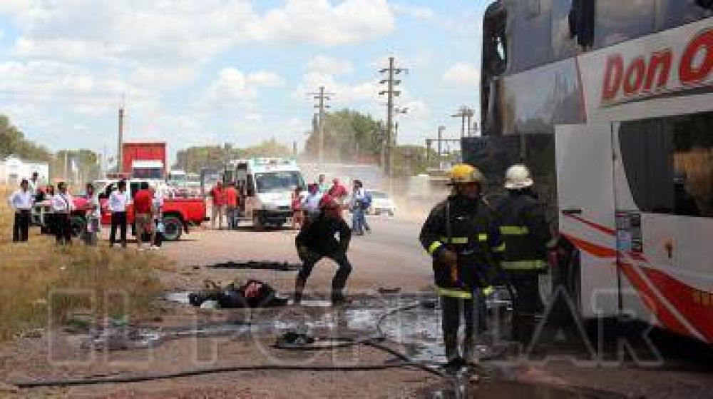 Incendio en un micro de larga distancia sobre ruta 51