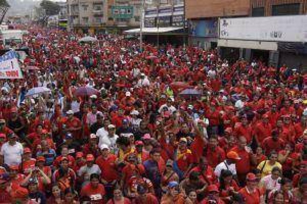 Miles de chavistas marcharon en la "toma de Caracas"