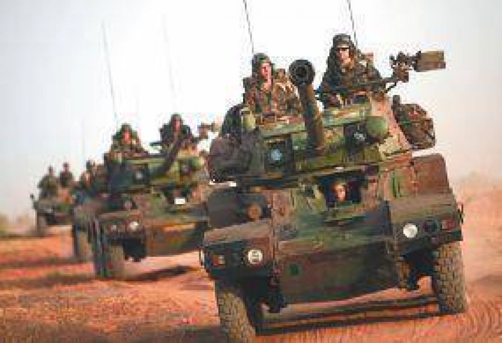 Acusan a Hollande de intervenir en Mali para proteger intereses