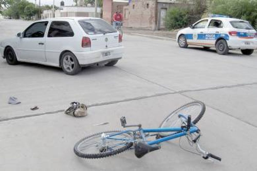 Trelew: hu�a en bicicleta tras asaltar a una mujer en la calle y fue atropellado