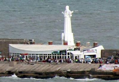Gastron�micos paran el restaurante �El Mirador� ante una deuda de entre 70 y 80 mil pesos a los trabajadores