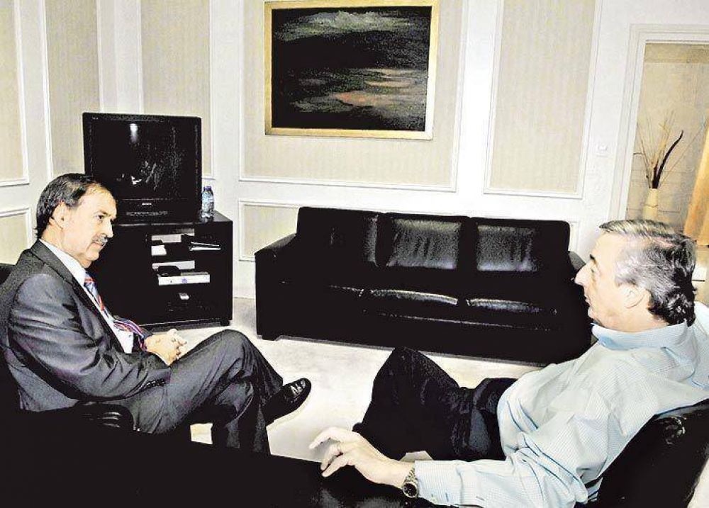 En C�rdoba, Schiaretti cierra con Mondino y se aleja de Kirchner.