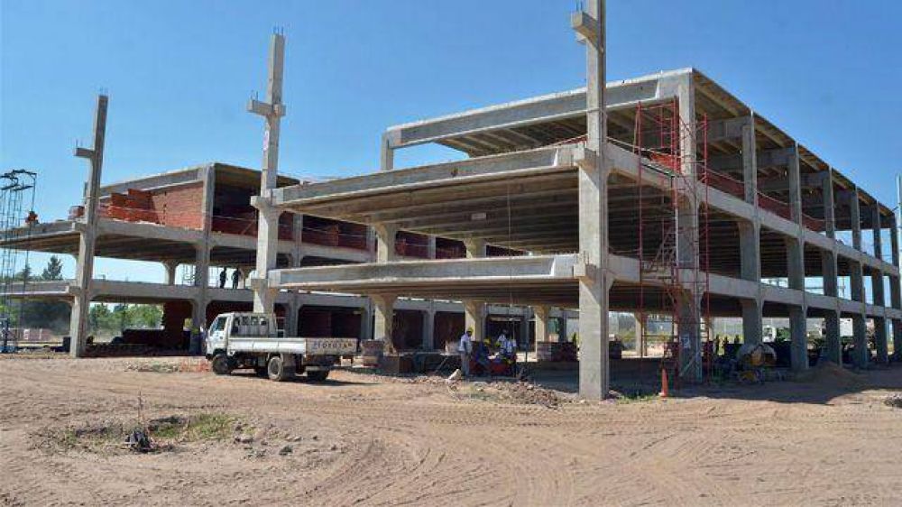 Paran�: extendieron el plazo para finalizar el nuevo hospital	 