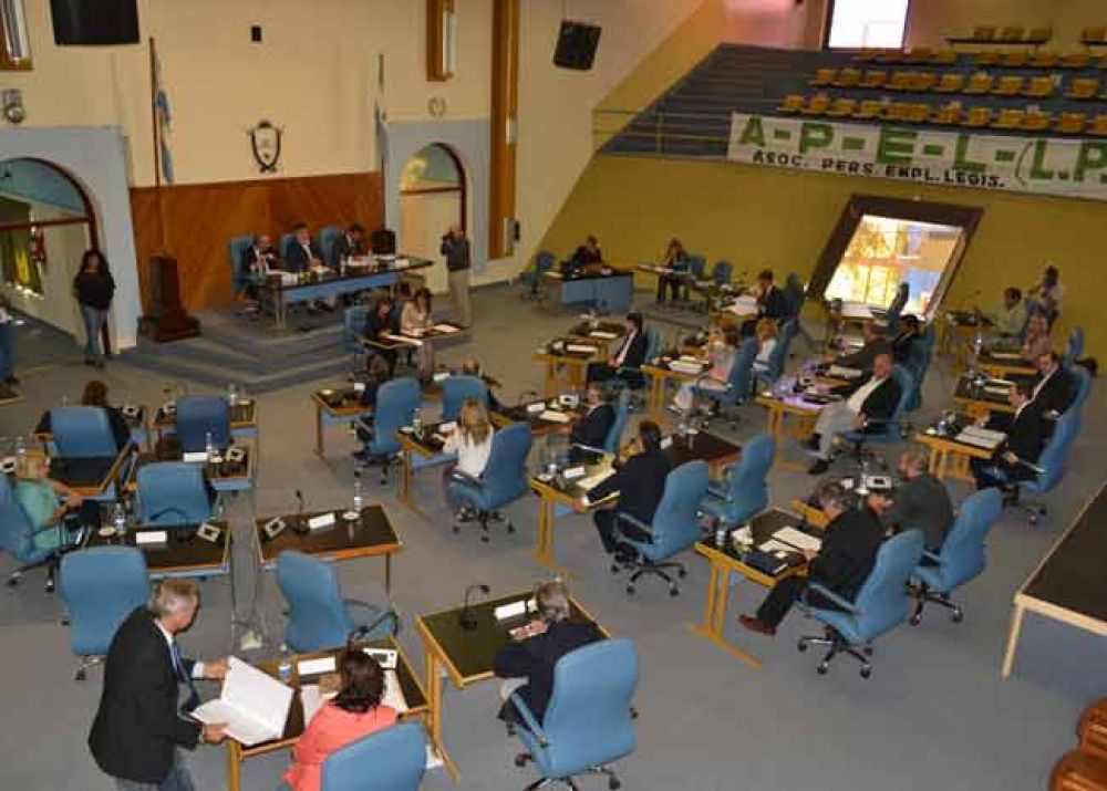 La C�mara rechaz� el veto y confirm� el presupuesto opositor