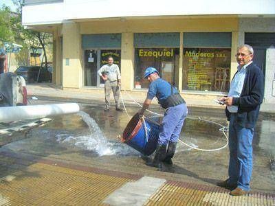 La ca�da de una l�nea de media tensi�n gener� dificultades en el suministro de agua
