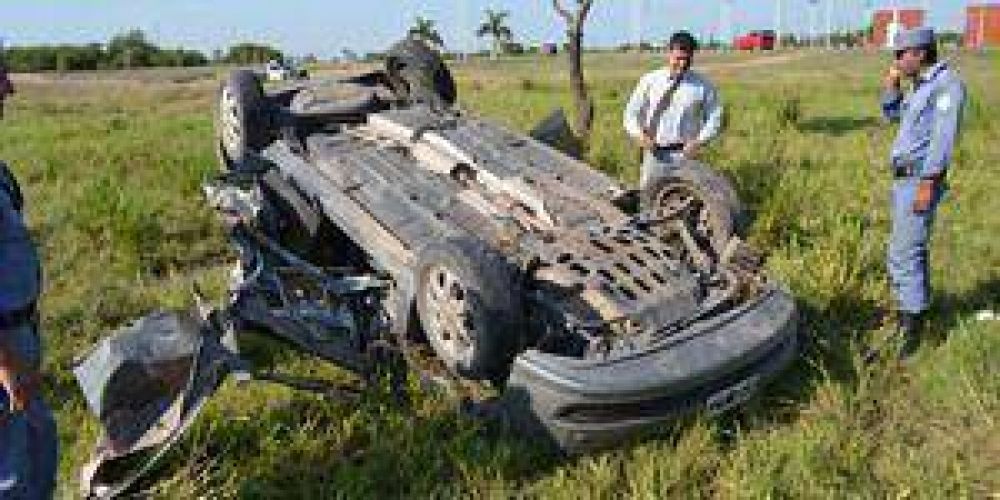 Clorinda: Vuelco de un auto deja el saldo de tres lesionados