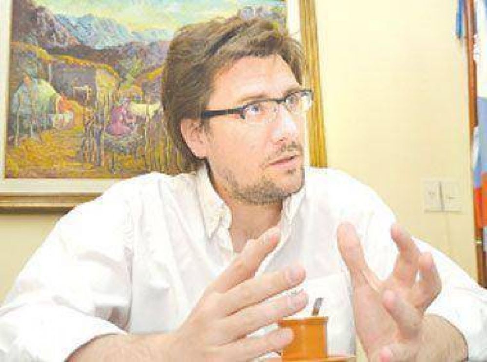 El ministro Luna respondi� las cr�ticas de APROSLAR