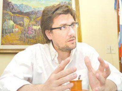 El ministro Luna respondi� las cr�ticas de APROSLAR