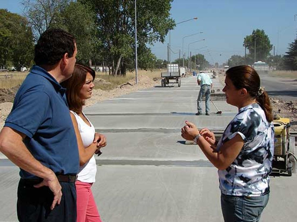 Avanzan las obras en la segunda etapa de pavimentaci�n de la Autopista Fortabat