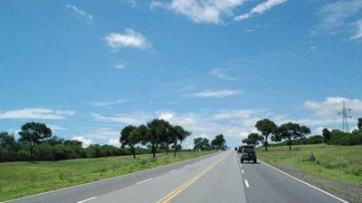 Dos tucumanos mueren en Salta, tras chocar de frente contra un cami�n