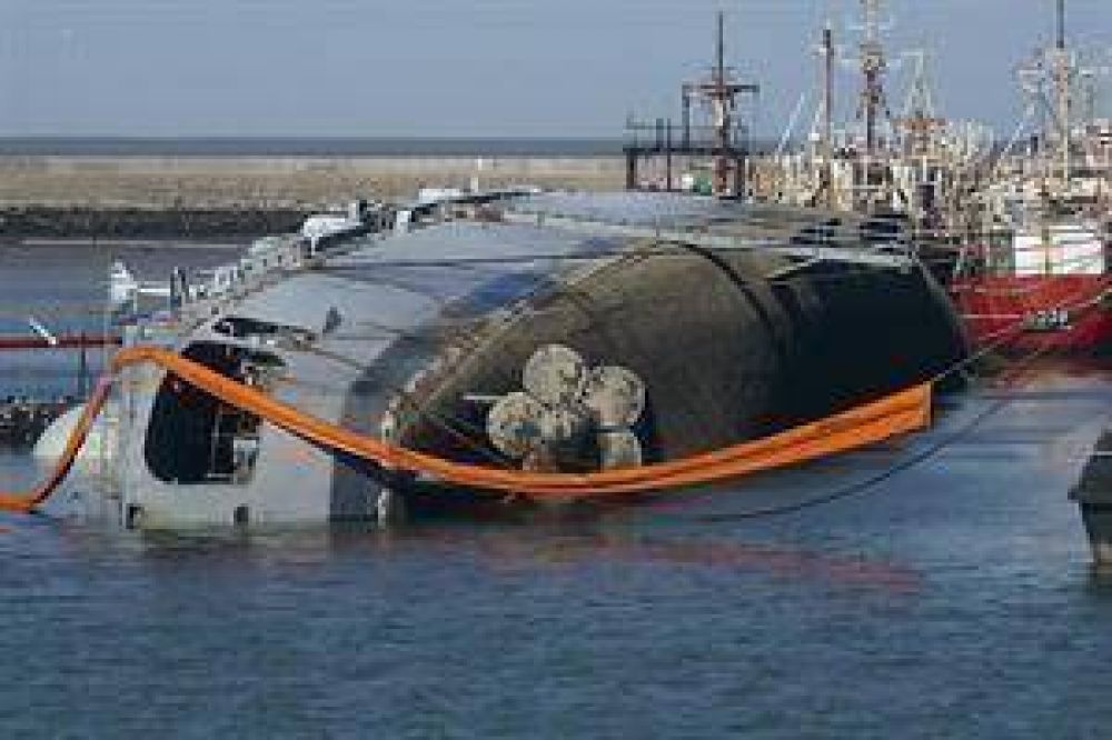 El Gobierno orden destituir a dos jefes navales por el hundimiento del buque Santsima Trinidad