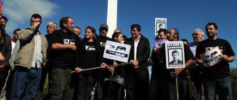Con la presencia de Mariotto, homenajearon a Jos� Luis Cabezas en Pinamar