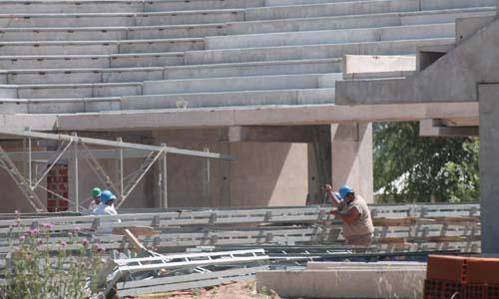 El microestadio del polideportivo municipal va tomando forma
