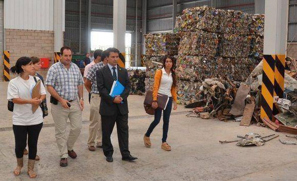 San Mart�n supervisa el tratamiento para los residuos en la CEAMSE