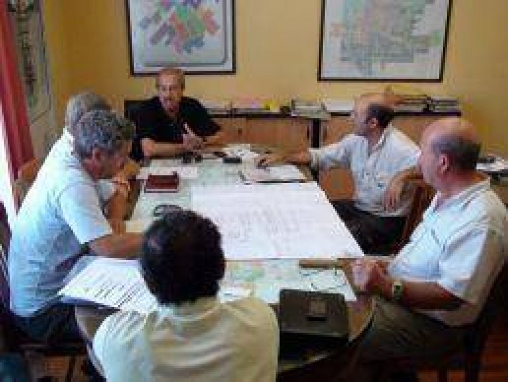 Se realiz� una reuni�n clave por las cloacas en Vela