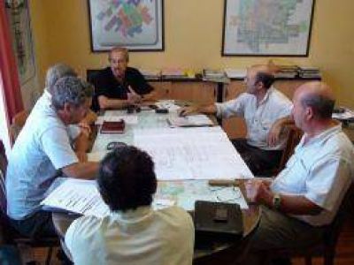 Se realiz� una reuni�n clave por las cloacas en Vela