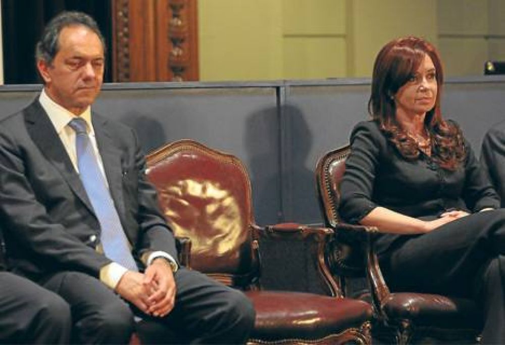 El kirchnerismo se une contra Scioli y podr�a pedirle que sea candidato testimonial