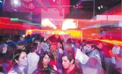 Una nueva fiesta con promesa de alcohol libre reaviv� la pol�mica