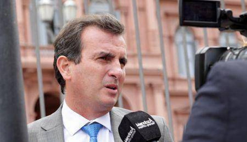 P�rez acompa�ar� a la Presidenta a reuni�n de mandatarios en Chile
