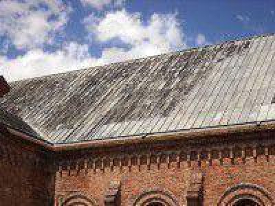 Retoman obras de refacci�n de los techos de la Parroquia