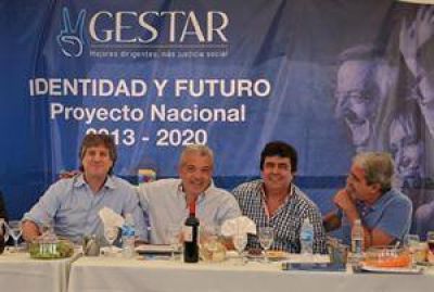 El Gobierno tild� de "cobarde" el reclamo de fondos que hizo Scioli