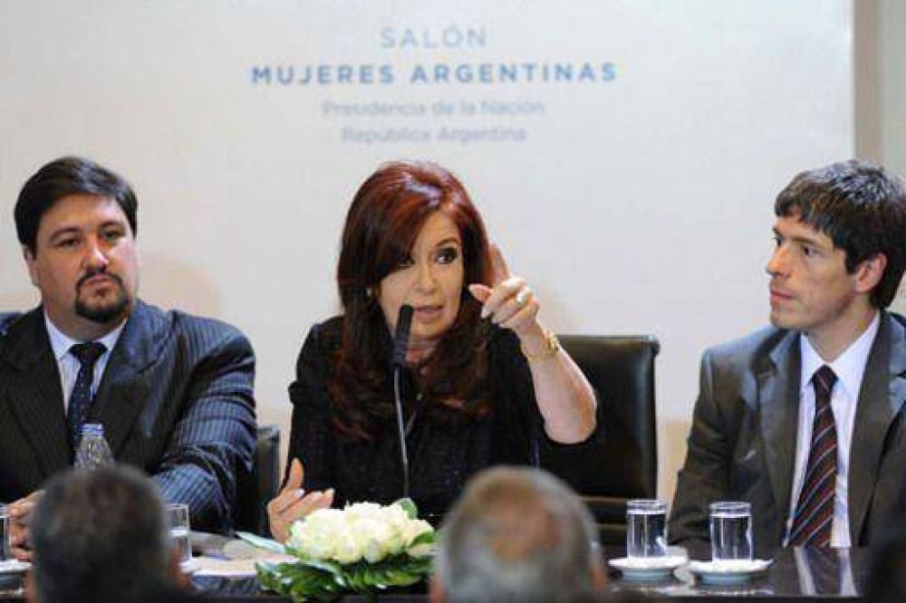 Closs defendi� a las provincias en la disputa por recursos