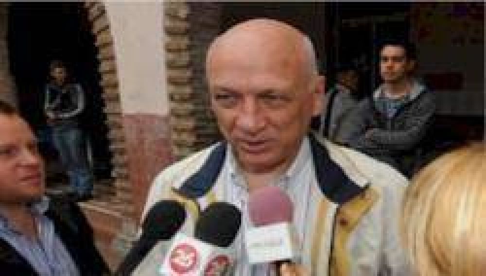 Bonfatti: "Todos tenemos derecho a irnos de vacaciones"