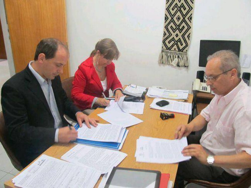 Derrames en el R�o Colorado: Solana y diputados de R�o Negro y Neuqu�n presentaron denuncia