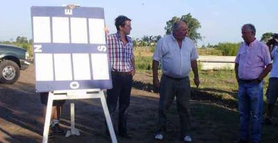 Reuni�n para definir la ubicaci�n de terrenos para j�venes