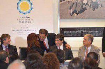 Beder Herrera firm� convenios con la naci�n para la construcci�n de m�s de 1.100 viviendas