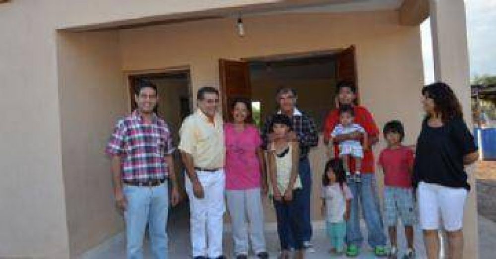 Gobernador destac� la presencia del estado y la pol�tica habitacional