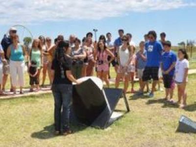 Miles de turistas disfrutaron del Parque Astron�mico de La Punta