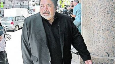 Alineado con la Rosada, el jefe de la UOCRA pide una paritaria anual